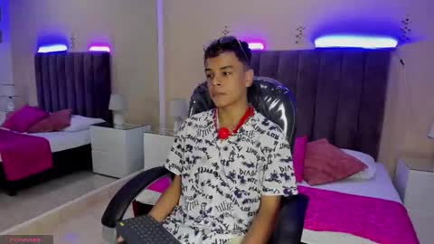 Snapshot of xavier_fox__ chatting on February 26, 2026, 8:19 pm xavier fox online show from February 26, 2026, 8:19 pm