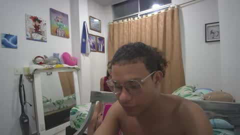 xayah_y_rakan online show from February 3, 2025, 10:47 am