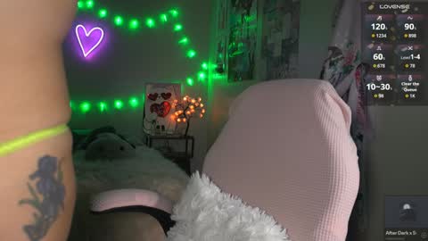 Snapshot of xclusivesecrets chatting on February 16, 2026, 1:35 am spoil me here online show from February 16, 2026, 1:35 am