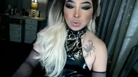 Zhavia online show from September 8, 2025, 5:01 pm