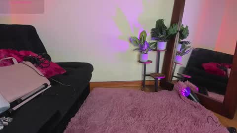 Kanae. online show from November 18, 2025, 10:47 pm