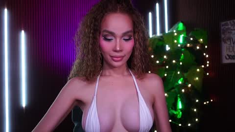 Anne online show from November 8, 2025, 3:39 am