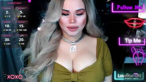 xHUGECOCKTILLCUMX online show from October 23, 2025, 3:17 am