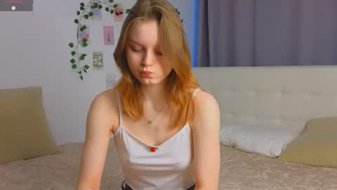 Luna and Lina online show from November 28, 2025, 4:15 am