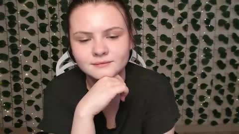 Snapshot of xilana chatting on February 4, 2025, 7:18 am Lina online show from February 4, 2025, 7:18 am