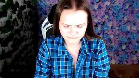 Snapshot of xilana chatting on September 10, 2025, 5:18 am Lina online show from September 10, 2025, 5:18 am