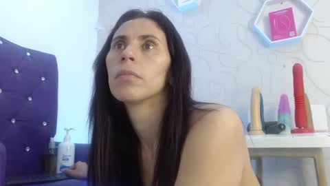 Snapshot of xime_stone chatting on December 18, 2025, 2:45 pm Xime online show from December 18, 2025, 2:45 pm