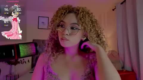 Snapshot of ximena_sotto1 chatting on November 28, 2025, 9:50 pm camila online show from November 28, 2025, 9:50 pm