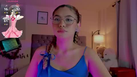 Snapshot of ximena_sotto1 chatting on December 4, 2025, 8:39 pm camila online show from December 4, 2025, 8:39 pm