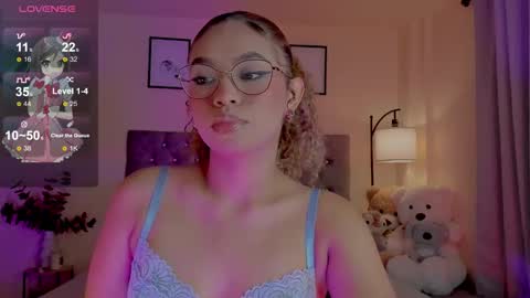 Snapshot of ximena_sotto1 chatting on February 17, 2026, 5:19 pm camila online show from February 17, 2026, 5:19 pm