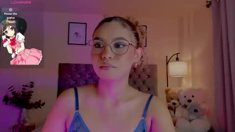 Snapshot of ximena_sotto1 chatting on February 18, 2026, 9:33 pm camila online show from February 18, 2026, 9:33 pm