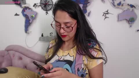 Snapshot of ximenaa_suarez chatting on December 18, 2024, 3:37 am ximena suarez online show from December 18, 2024, 3:37 am