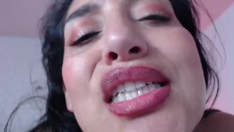 Snapshot of ximenaa_suarez chatting on February 7, 2025, 8:01 am ximena suarez online show from February 7, 2025, 8:01 am