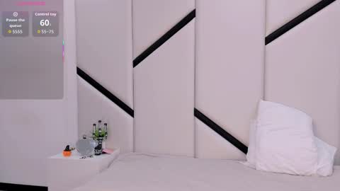 Snapshot of ximenacosta chatting on October 26, 2025, 12:11 pm ximenacosta online show from October 26, 2025, 12:11 pm