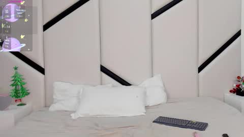 Snapshot of ximenacosta chatting on December 15, 2025, 11:47 am ximenacosta online show from December 15, 2025, 11:47 am