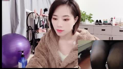 xinbao799322 online show from December 15, 2025, 9:02 am