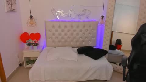 Snapshot of xiomara_cortes chatting on February 16, 2025, 1:25 am xiomara_cortes online show from February 16, 2025, 1:25 am