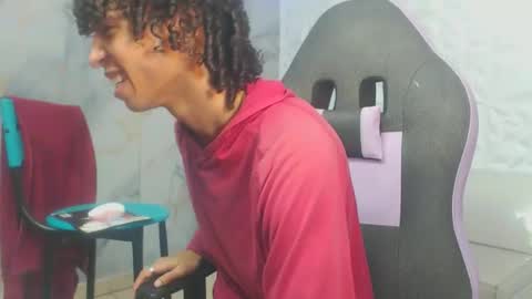 Snapshot of xion_ez chatting on February 9, 2026, 9:19 pm xion_ez online show from February 9, 2026, 9:19 pm