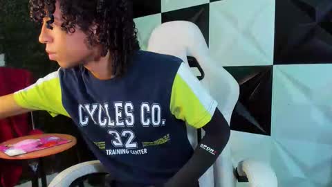 Snapshot of xion_ez chatting on March 3, 2026, 8:04 pm xion_ez online show from March 3, 2026, 8:04 pm