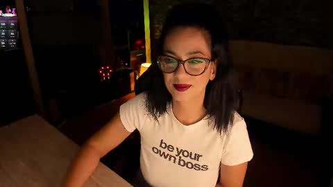 Snapshot of xlaracroftx chatting on November 6, 2025, 9:59 pm Lara online show from November 6, 2025, 9:59 pm