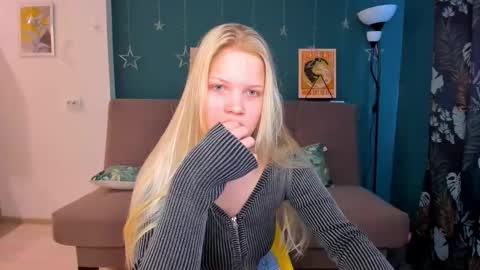 Chloe online show from February 10, 2025, 9:25 am