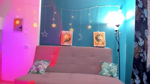 Chloe online show from February 15, 2025, 10:11 am