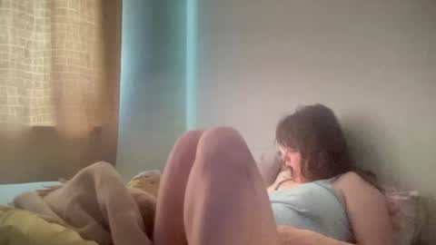 Snapshot of xlunasexyx chatting on May 5, 2026, 4:53 am Luna online show from May 5, 2026, 4:53 am