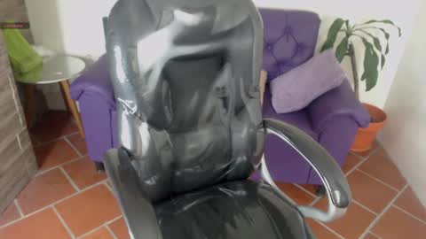 lunna online show from December 5, 2024, 4:34 pm