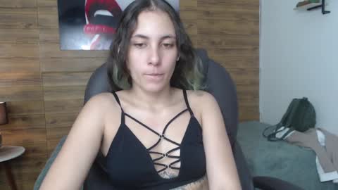 lunna online show from January 7, 2025, 8:10 pm