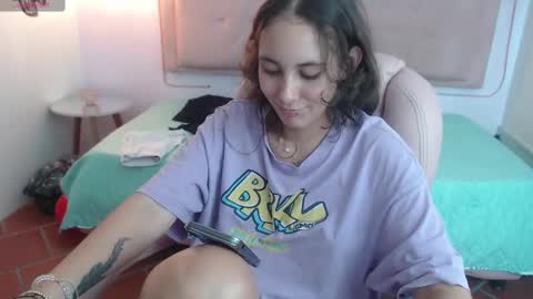 lunna online show from February 20, 2025, 10:59 pm