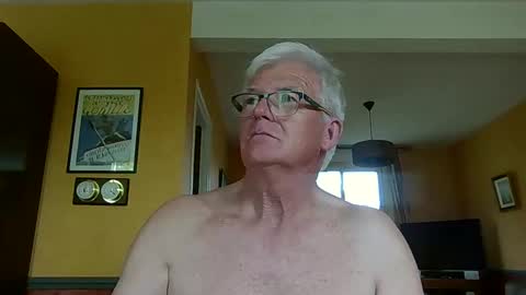 Snapshot of xmaeg3 chatting on May 4, 2026, 8:54 am xmaeg3 online show from May 4, 2026, 8:54 am