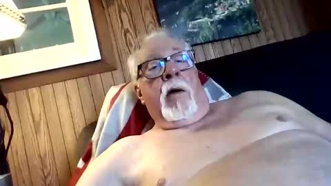 xmangp1948 online show from April 9, 2026, 6:24 pm