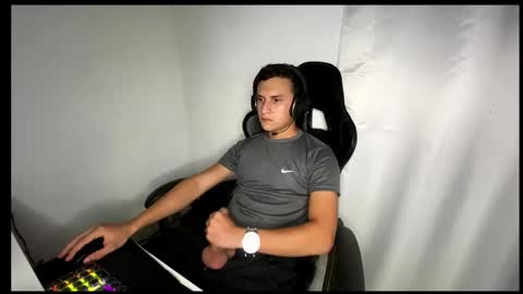 Snapshot of xmaxwel chatting on January 14, 2026, 4:07 am xmaxwel online show from January 14, 2026, 4:07 am