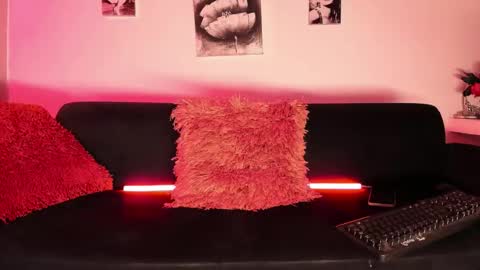 xmistresspervet online show from November 14, 2025, 6:23 am