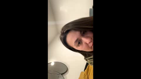 Snapshot of xmoanxxxa chatting on April 4, 2026, 10:51 pm Moanxxxa online show from April 4, 2026, 10:51 pm