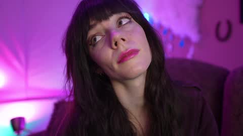Bella Bondai online show from December 2, 2024, 1:02 pm