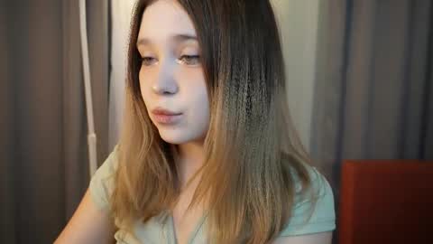 Milana online show from November 20, 2025, 7:08 am