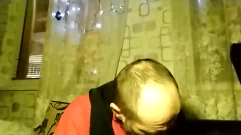 Snapshot of xploid1982 chatting on December 5, 2025, 4:21 am xploid1982 online show from December 5, 2025, 4:21 am