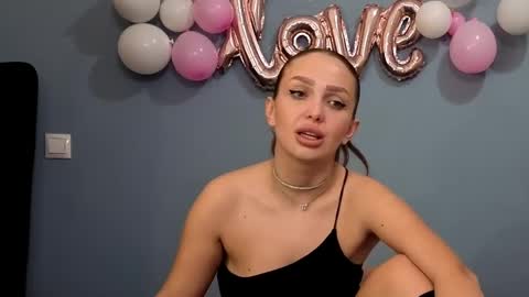 Snapshot of xsexycouples chatting on February 14, 2025, 8:37 pm AnnaMaee online show from February 14, 2025, 8:37 pm