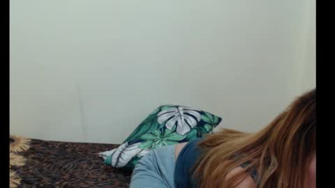Snapshot of xsexyhotmomma69x chatting on March 16, 2026, 5:44 am merayel online show from March 16, 2026, 5:44 am