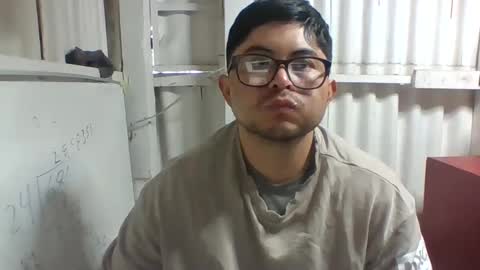 xstudiobog_90 online show from March 6, 2025, 4:07 pm