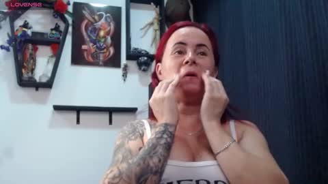 Snapshot of xtheya_me chatting on January 7, 2025, 1:17 am Eva evee milf online show from January 7, 2025, 1:17 am