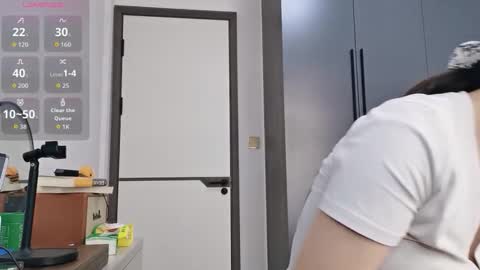 Snapshot of xuyihan chatting on February 24, 2026, 5:38 am xuyihan online show from February 24, 2026, 5:38 am