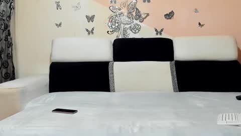 xveryhotcouple online show from November 30, 2025, 5:44 am