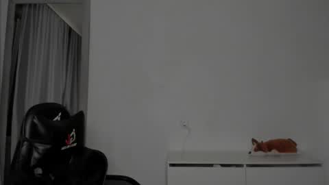 Snapshot of xx_raul_xx_ chatting on February 23, 2026, 12:19 am raul online show from February 23, 2026, 12:19 am