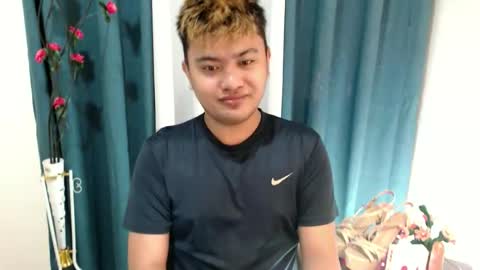 Snapshot of xxhotloyd_cummerx chatting on December 17, 2025, 1:22 am Loyd online show from December 17, 2025, 1:22 am