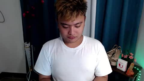 Snapshot of xxhotloyd_cummerx chatting on December 17, 2025, 6:58 pm Loyd online show from December 17, 2025, 6:58 pm