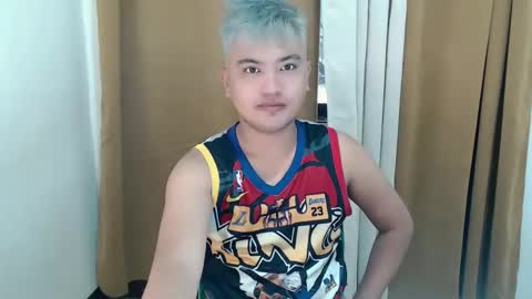 Snapshot of xxhotloyd_cummerx chatting on December 21, 2025, 5:03 am Loyd online show from December 21, 2025, 5:03 am