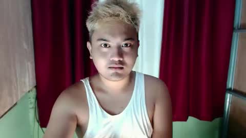 Snapshot of xxhotloyd_cummerx chatting on January 14, 2026, 12:22 pm Loyd online show from January 14, 2026, 12:22 pm