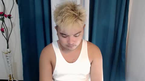 Snapshot of xxhotloyd_cummerx chatting on January 15, 2026, 6:18 am Loyd online show from January 15, 2026, 6:18 am